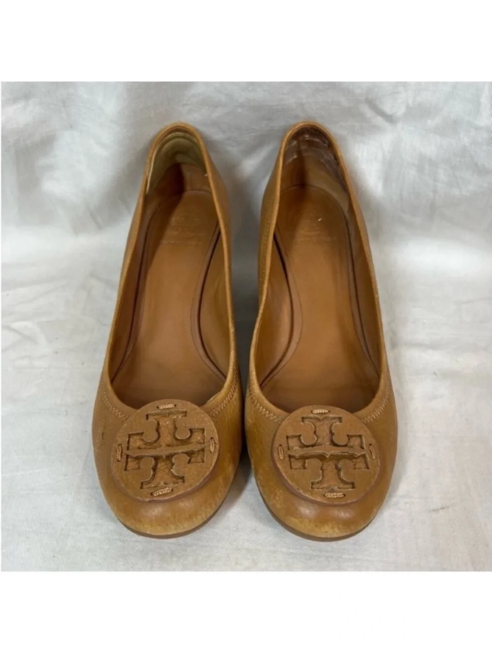 Tory Burch logo round toe brown leather wedge pump